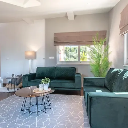 Belmat アパート トロギール