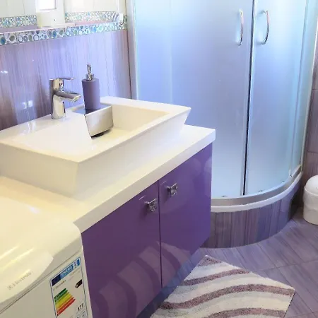 Belmat アパート トロギール